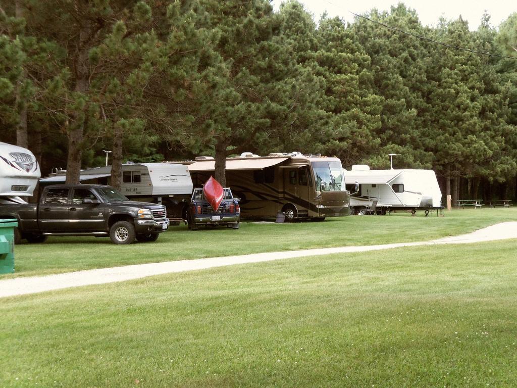 Maciver'S Motel And Camp Blind River Экстерьер фото
